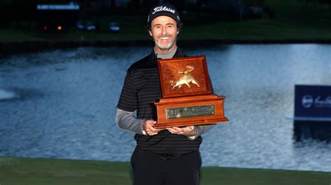 Hensby outlasts Wi in playoff to win on PGA Tour Champions
